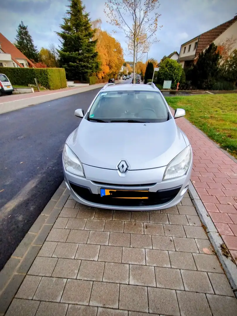 Renault Megane Grandtour dCi 110 FAP Dynamique Argent - 1