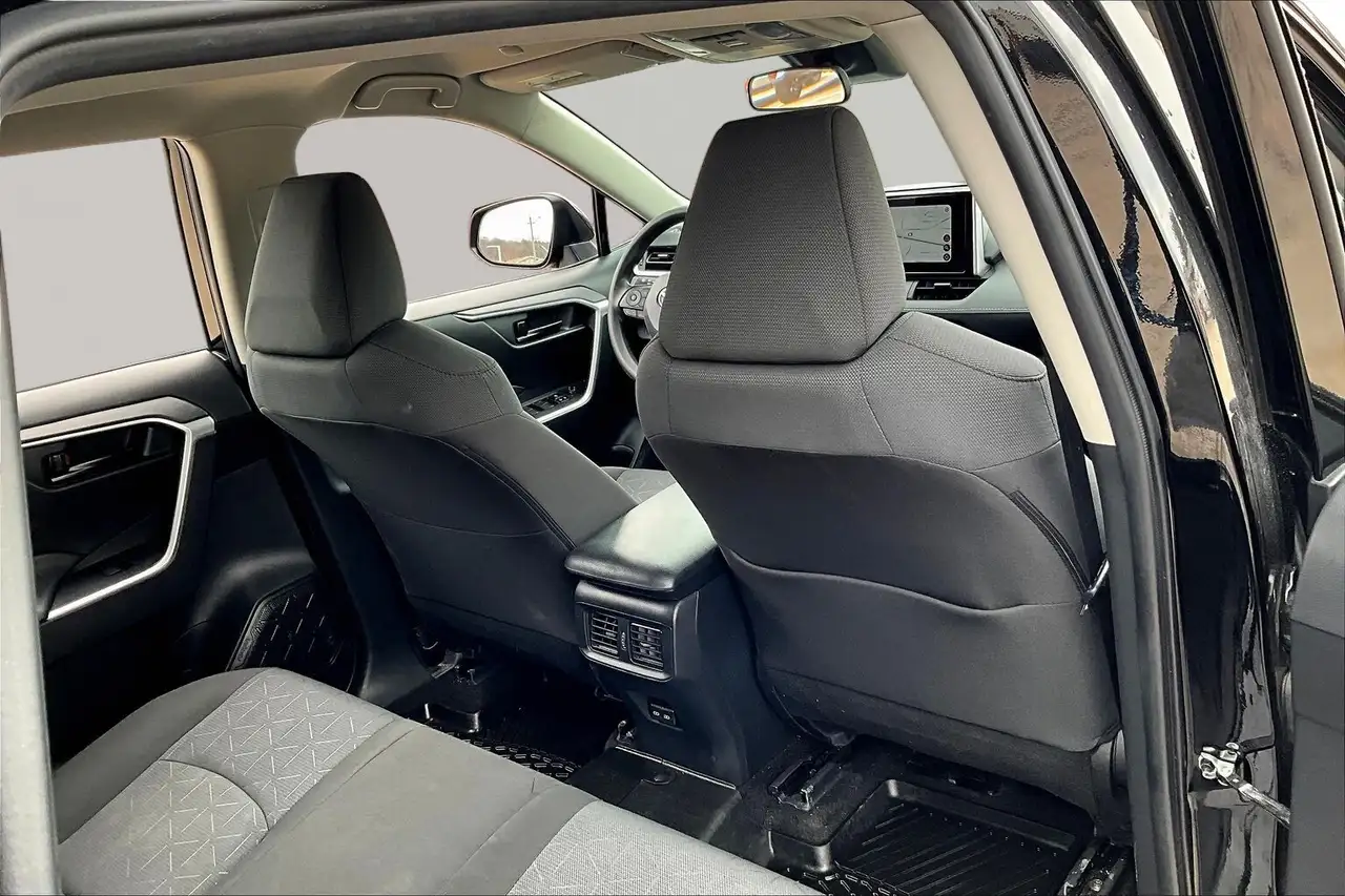 Toyota RAV 4 снимка Toyota RAV 4