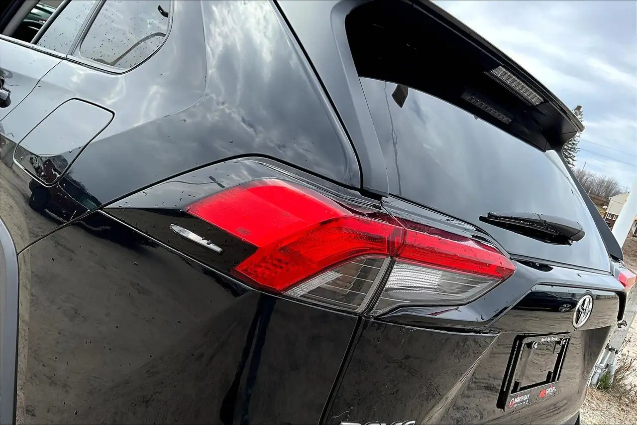 Toyota RAV 4 снимка Toyota RAV 4