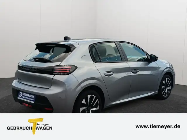 Peugeot 208 view 5