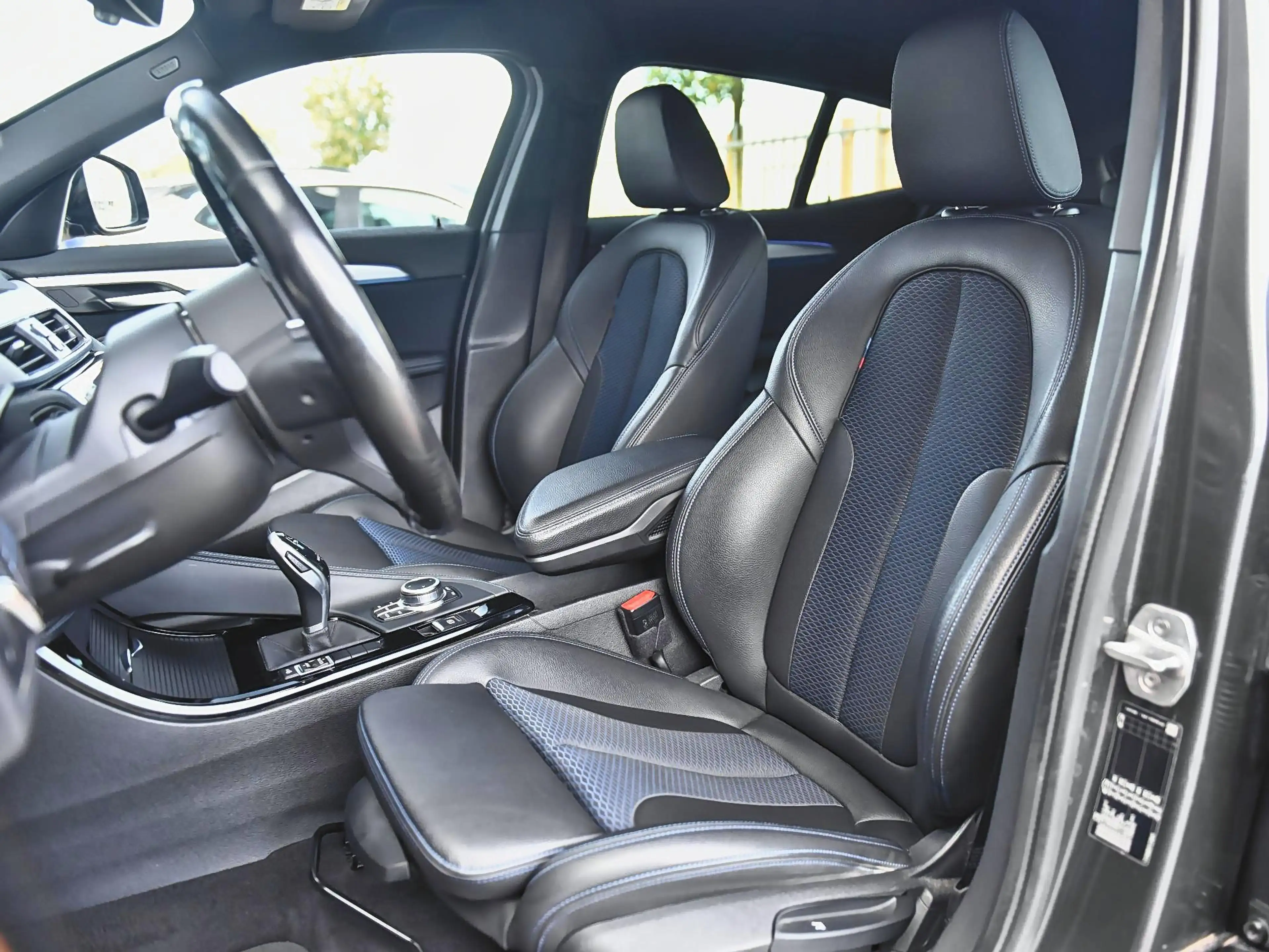 BMW X2 sDrive18i High Executive M-Pakket Navi Cruise 19 i — photo 11
