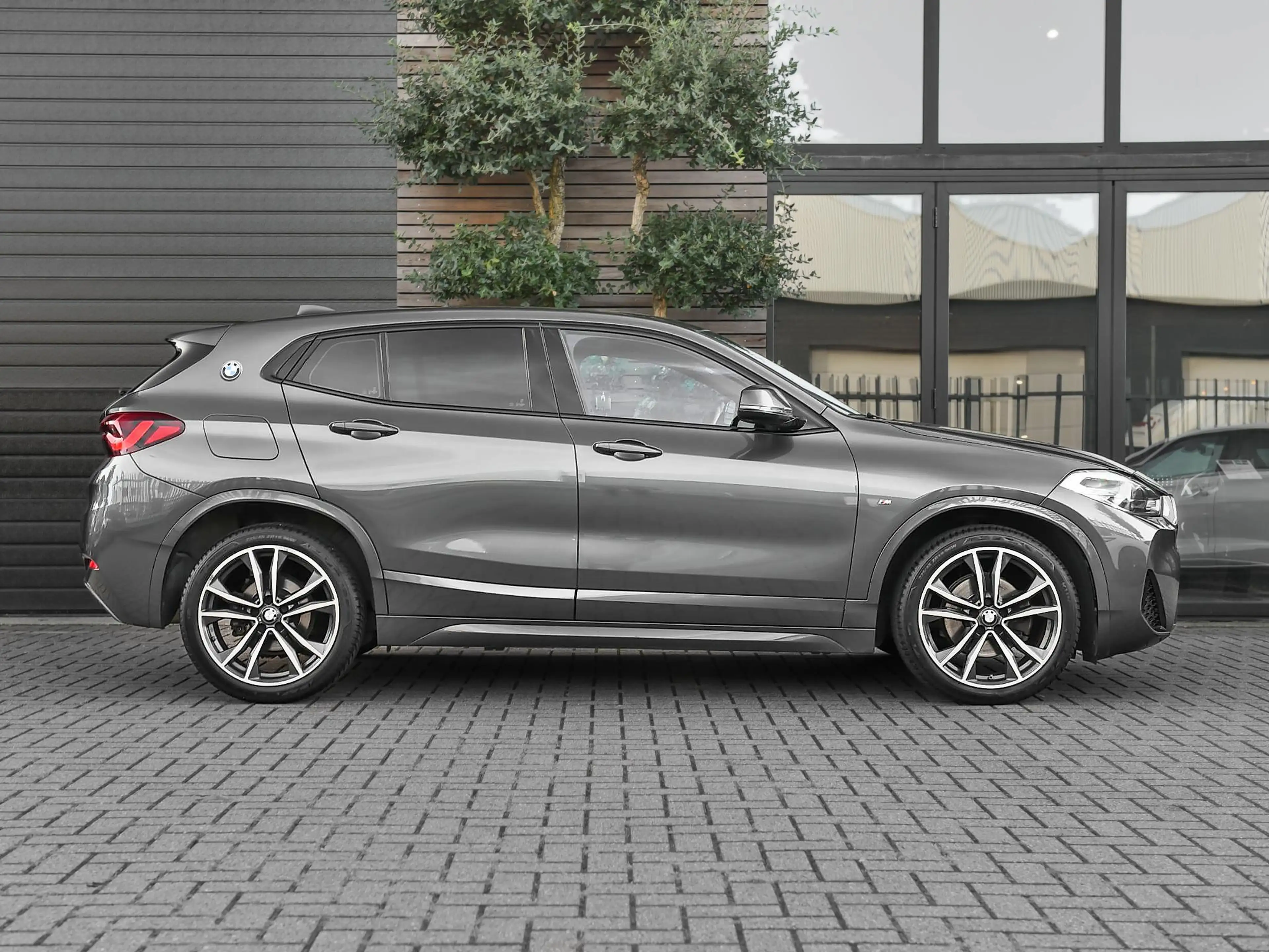BMW X2 sDrive18i High Executive M-Pakket Navi Cruise 19 i — photo 4