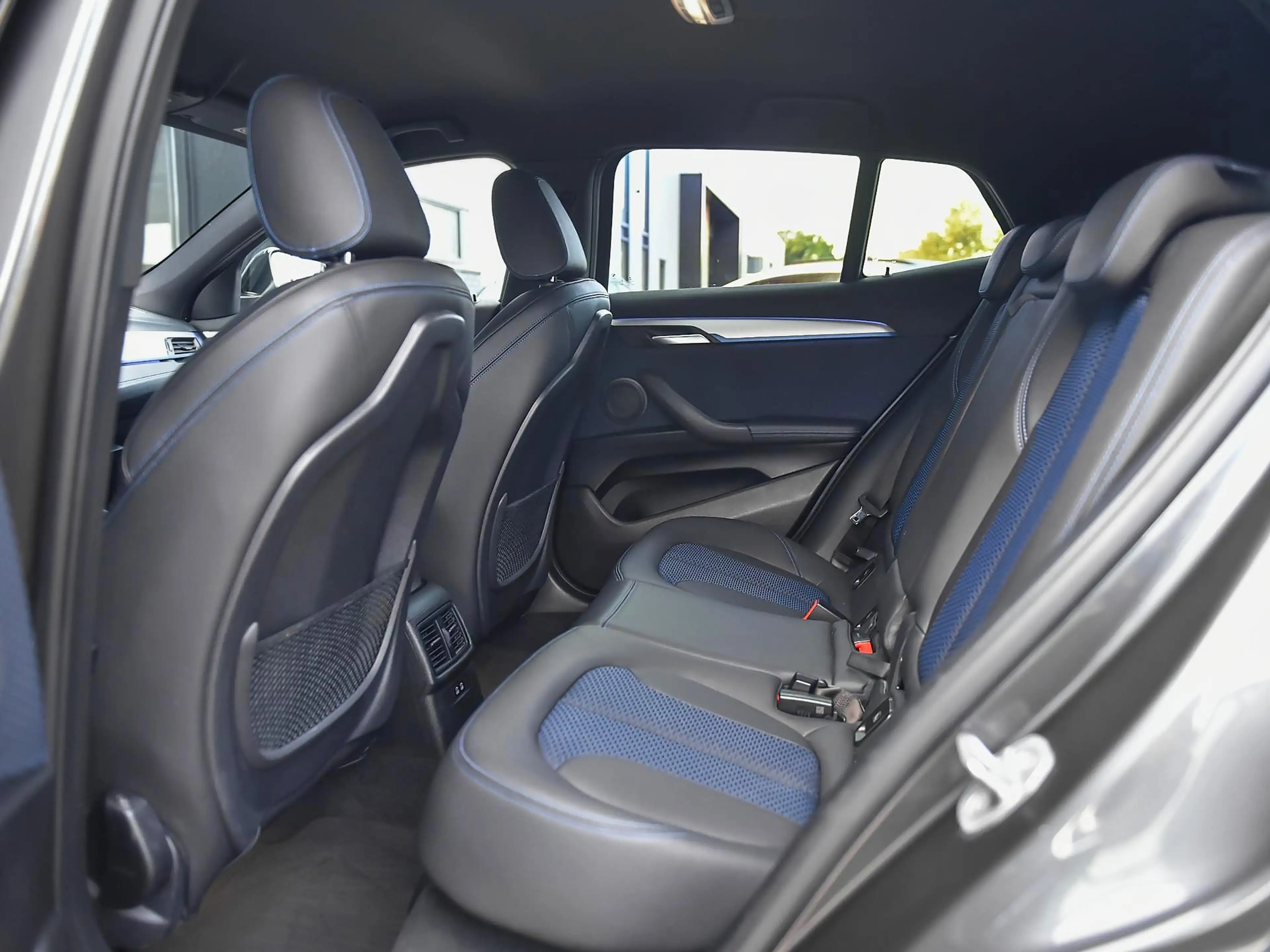 BMW X2 sDrive18i High Executive M-Pakket Navi Cruise 19 i — photo 12