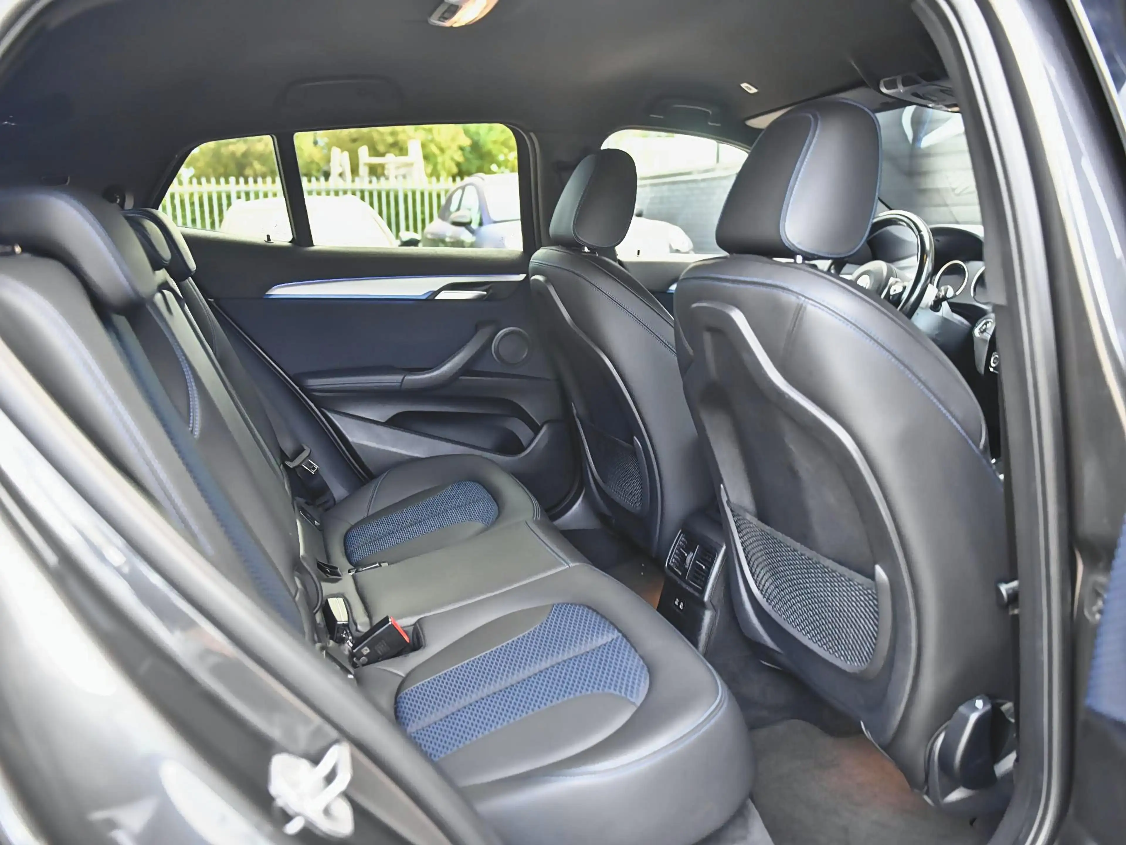 BMW X2 sDrive18i High Executive M-Pakket Navi Cruise 19 i — photo 13