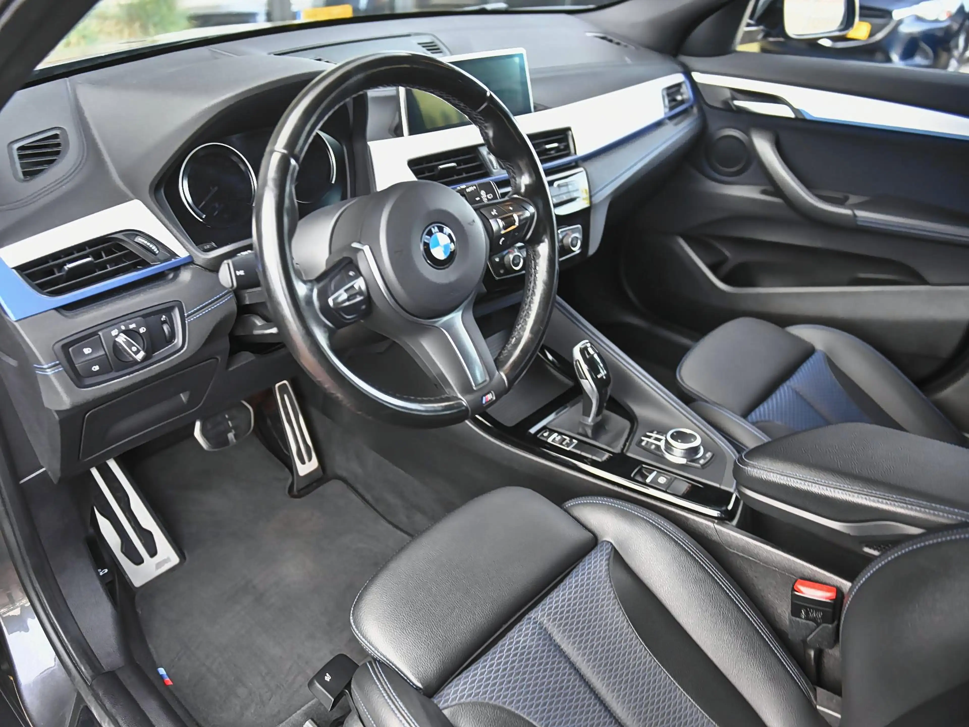 BMW X2 sDrive18i High Executive M-Pakket Navi Cruise 19 i — photo 3