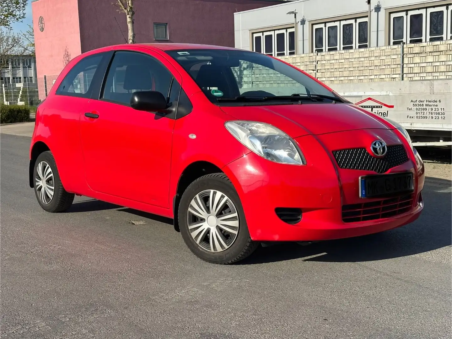 Toyota Yaris 1.0 Cool Klima Rot - 2