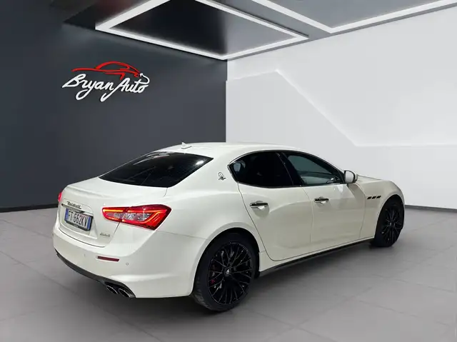 Maserati Ghibli view 5
