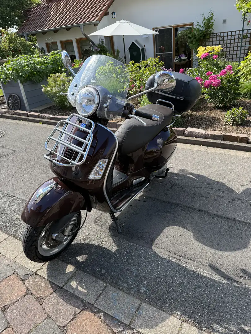 Vespa GTS Super 300 Piaggio Marrón - 1