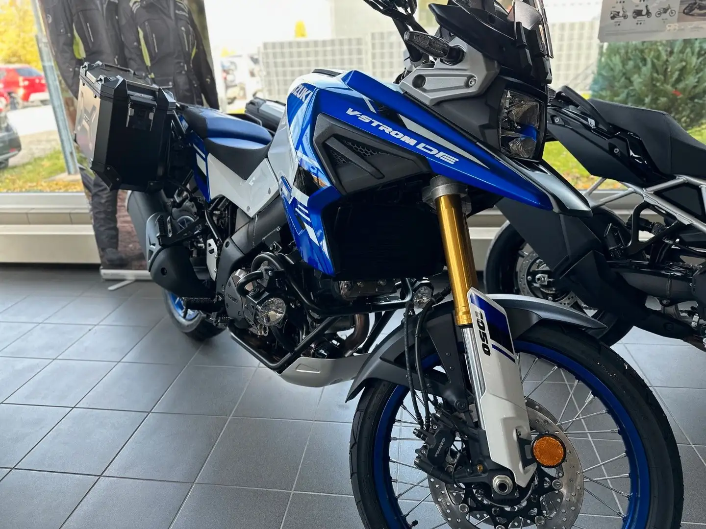 Suzuki V-Strom 1050 Travel Edition - 2