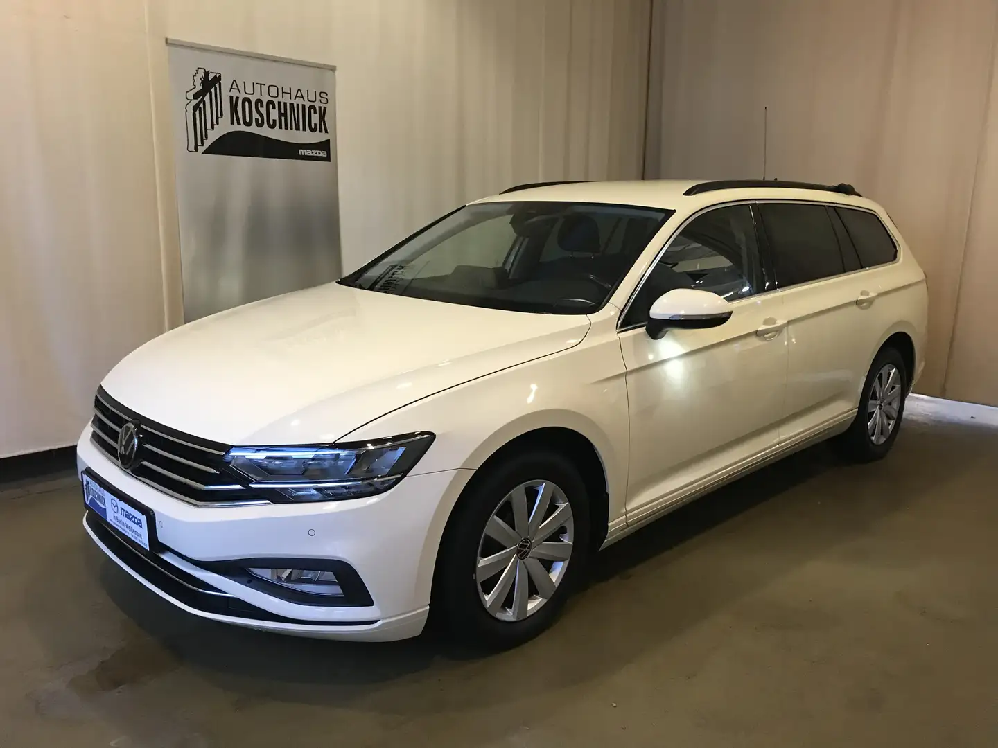 Volkswagen Passat Variant Passat Variant 2.0 TDI SCR DSG TAXIAUSSTATTUNG Geel - 1