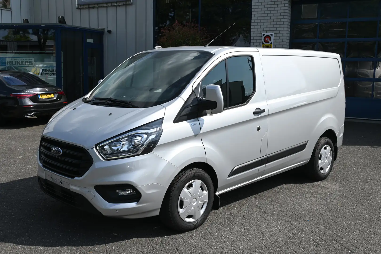 Ford Transit Custom 300S 2.0 TDCI 130 pk L1 Trend Camera, Cruise contr Argent - 1