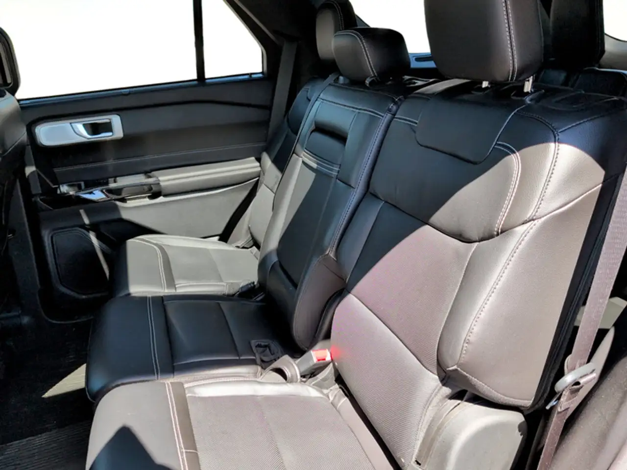 Ford Explorer photo Ford Explorer