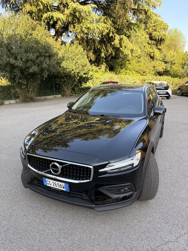 Volvo V60 Cross Country 2.0 b4 Business Pro Line awd auto