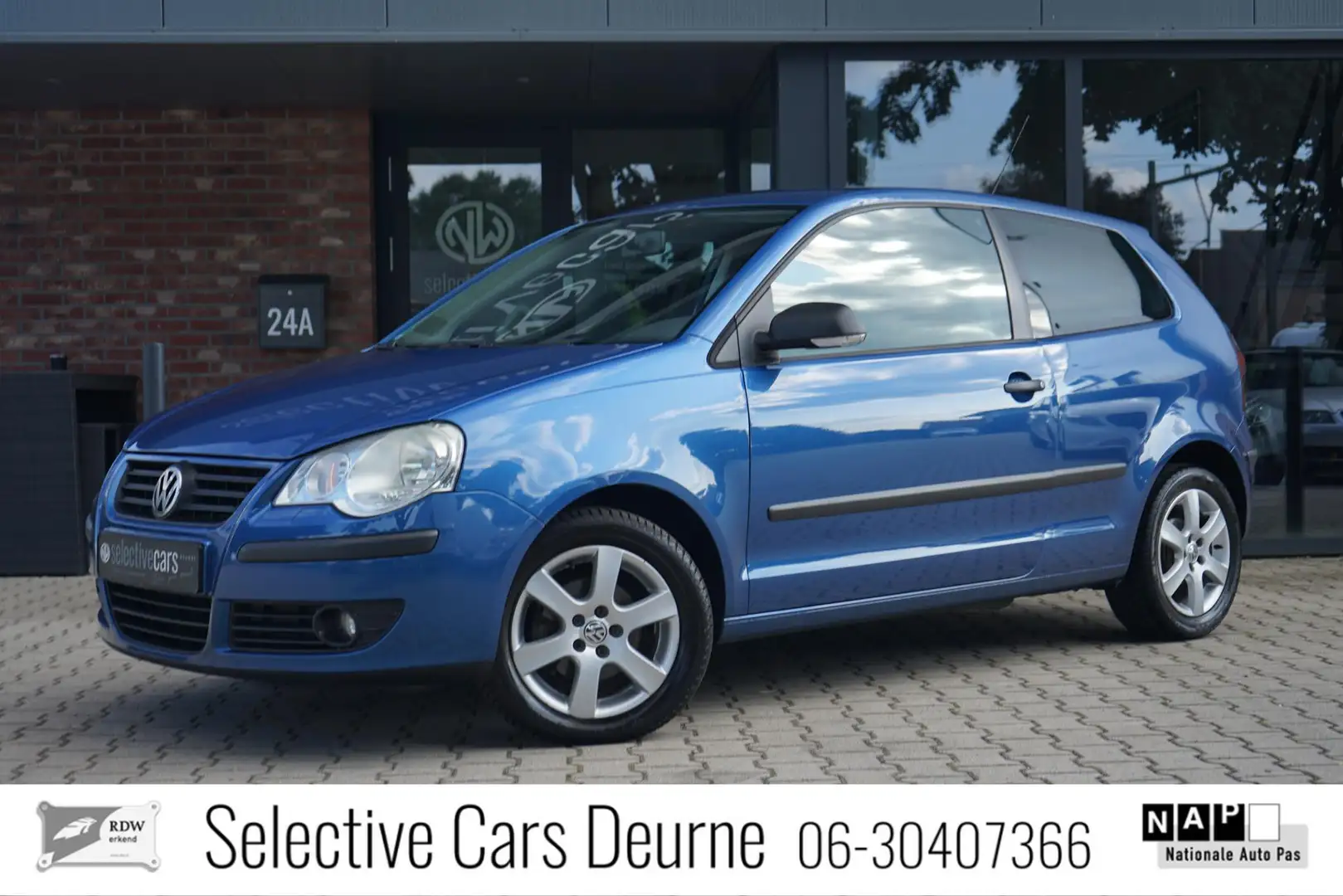 Volkswagen Polo 1.4-16V Trendline , PDC, Nieuwe APK, 15''LM, Clima Blu/Azzurro - 1