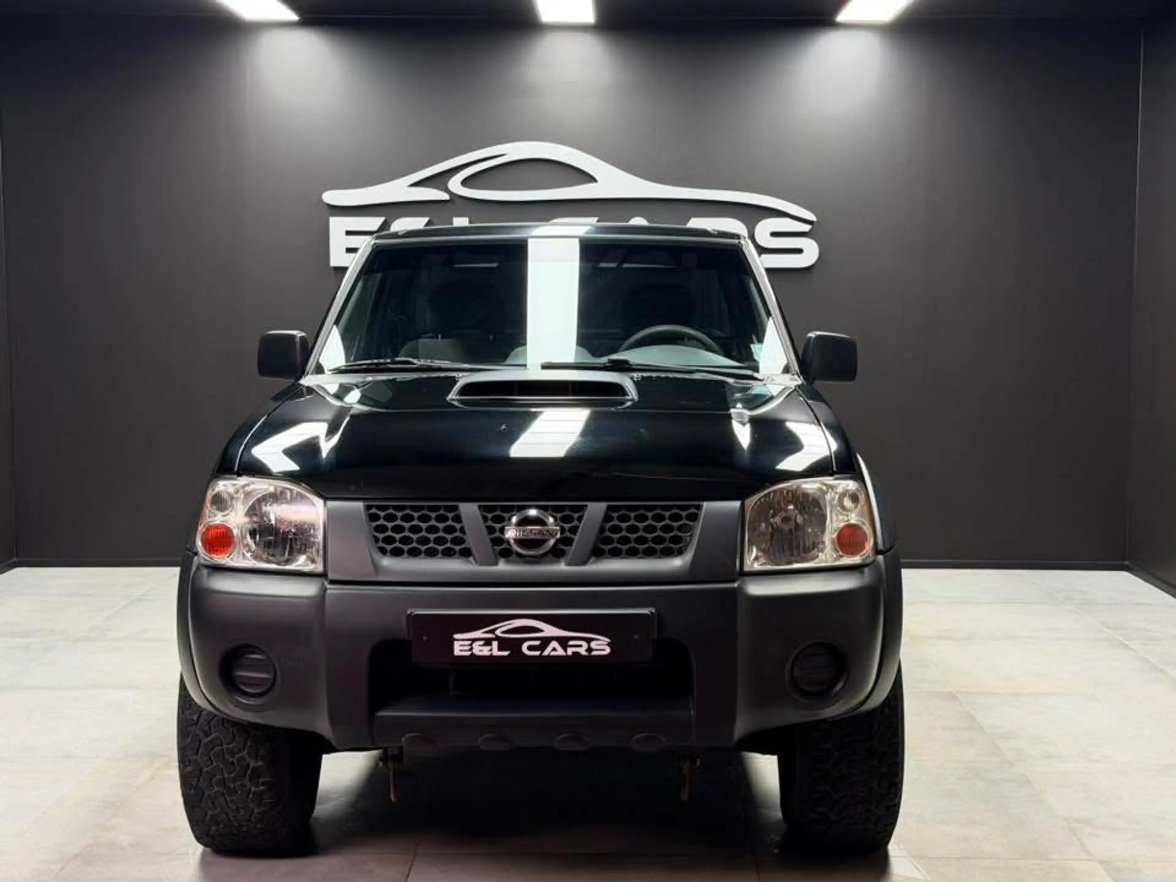 Nissan NP300 Pick-Up 2.5 D XE 4x4 **Réservé** — photo 2