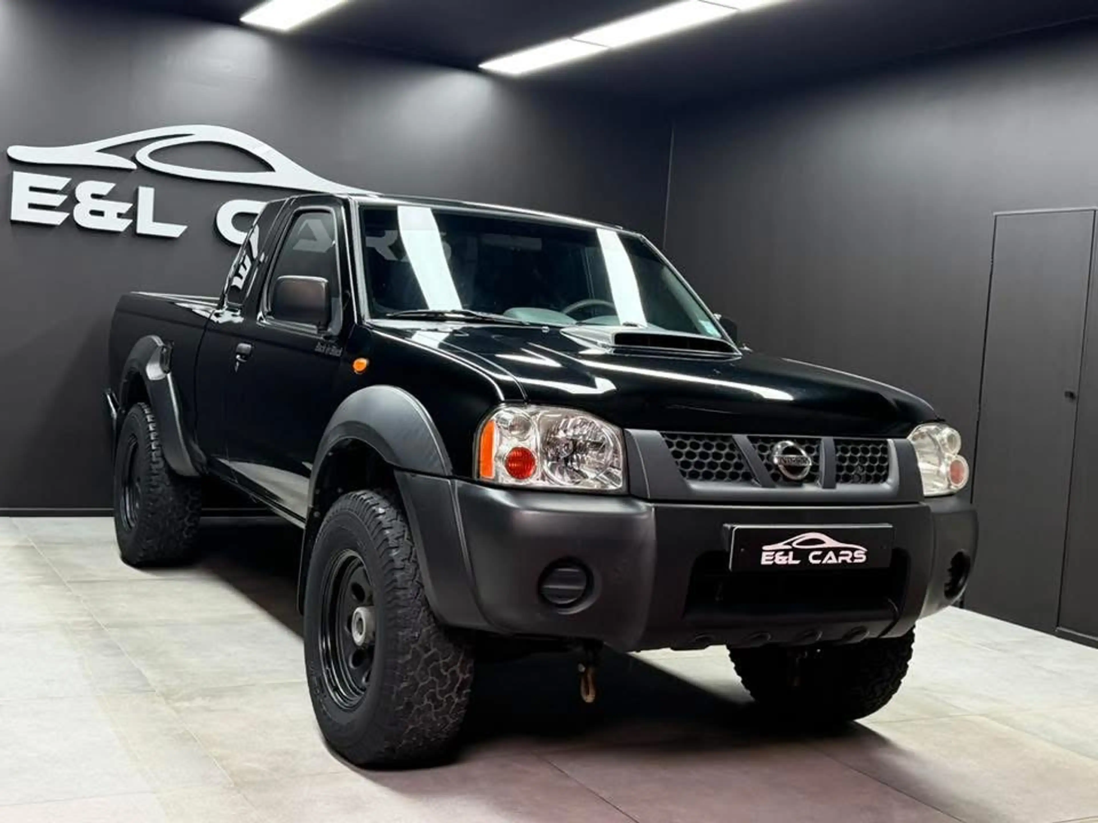 Nissan NP300 Pick-Up 2.5 D XE 4x4 **Réservé** — photo 3