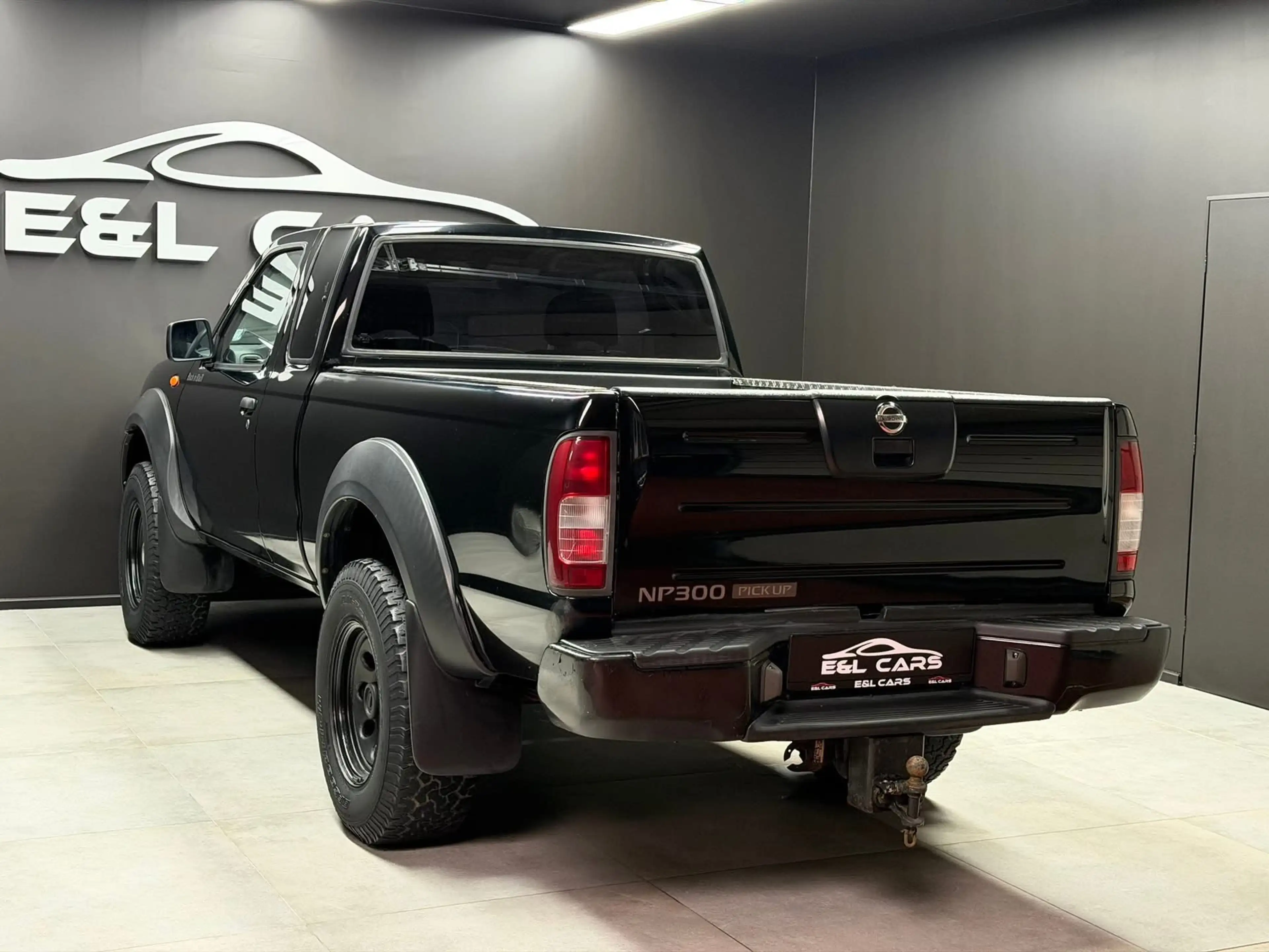 Nissan NP300 Pick-Up 2.5 D XE 4x4 **Réservé** — photo 6