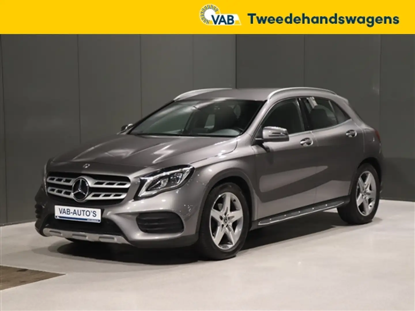 Mercedes-Benz GLA 180 BUSINESS SOLUTION AMG Gris - 1