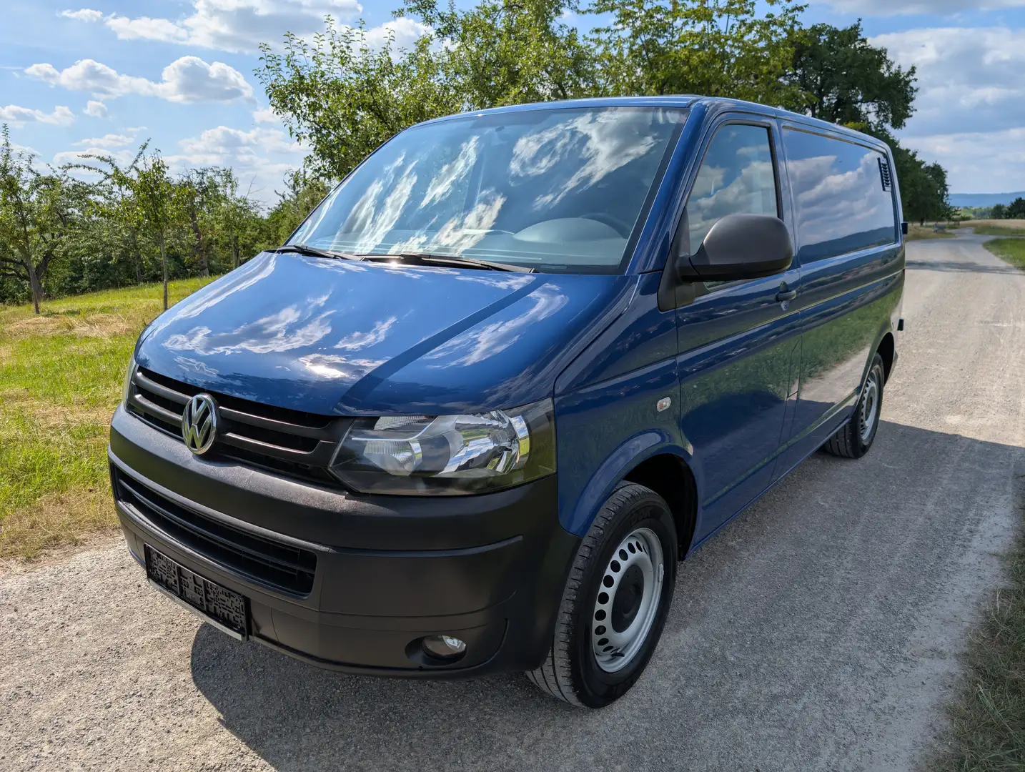 Volkswagen T5 Transporter 1. Hand, 140PS, Standheizung, PDC, TÜV 2027 Blau - 2