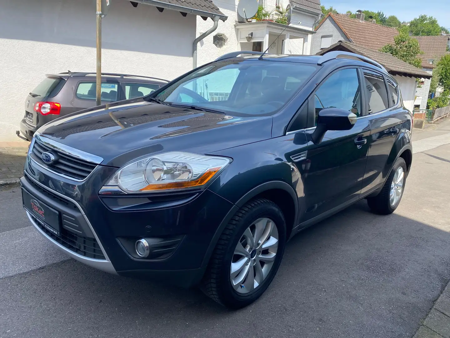 Ford Kuga 2.0 TDCi 2x4 Titanium Noir - 1