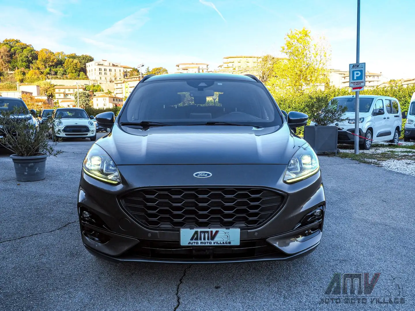 Ford Kuga 1.5 EcoBlue 120 CV 2WD ST-Line Gris - 2