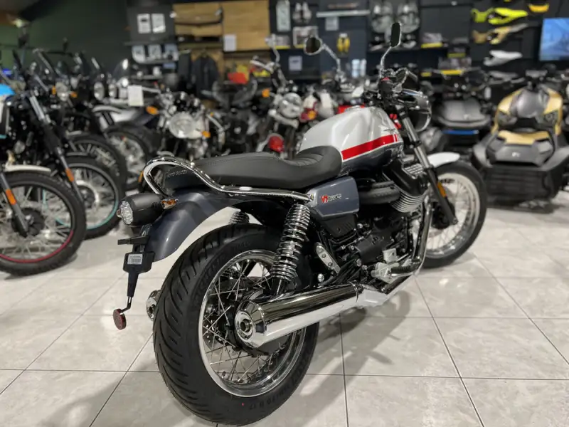Moto Guzzi V 7 - foto 3