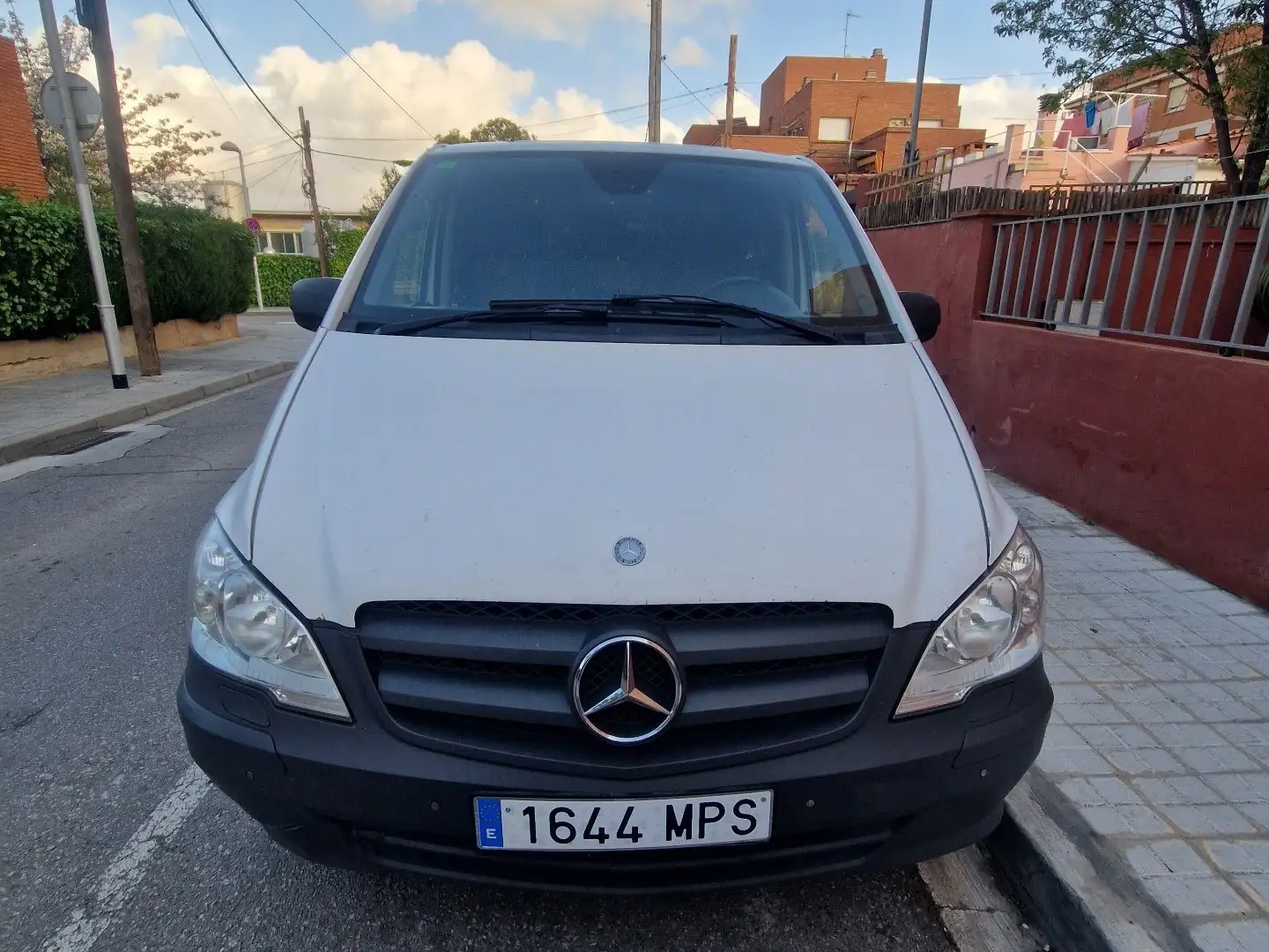 Mercedes-Benz Vito Furgón 116CDI Larga Blanco - 1