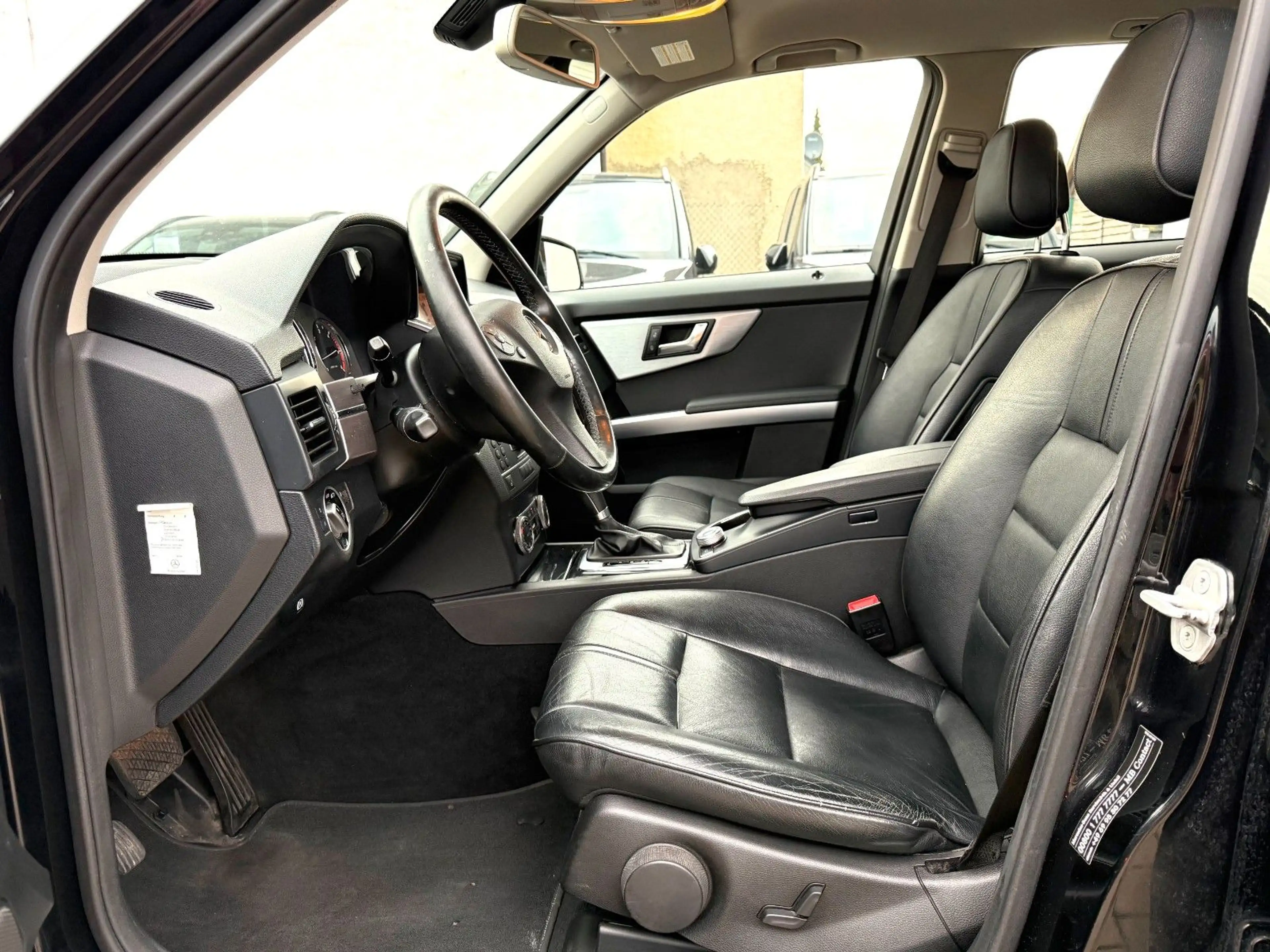Mercedes-Benz GLK 250 *4M*AHK*TEMP*NAVI*PDC*SHZ*LEDER*KLIMA* — photo 10