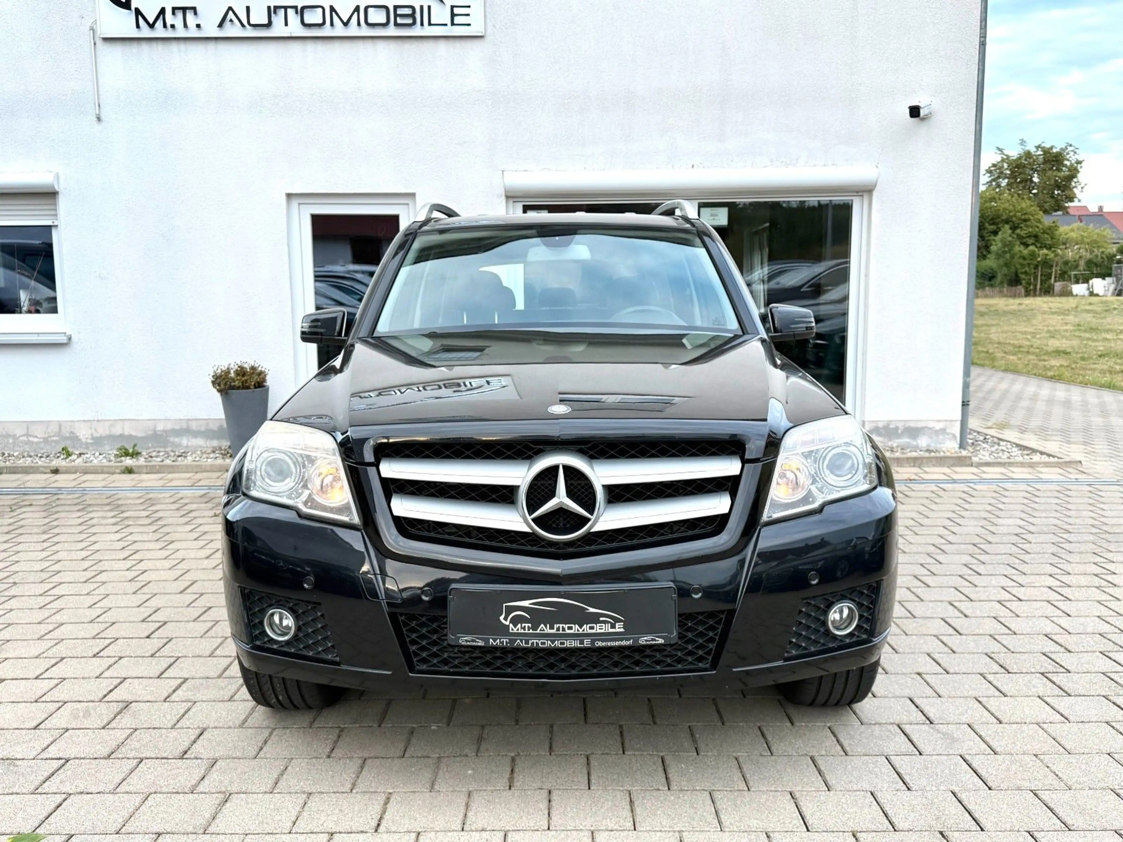 Mercedes-Benz GLK 250 *4M*AHK*TEMP*NAVI*PDC*SHZ*LEDER*KLIMA* — photo 2
