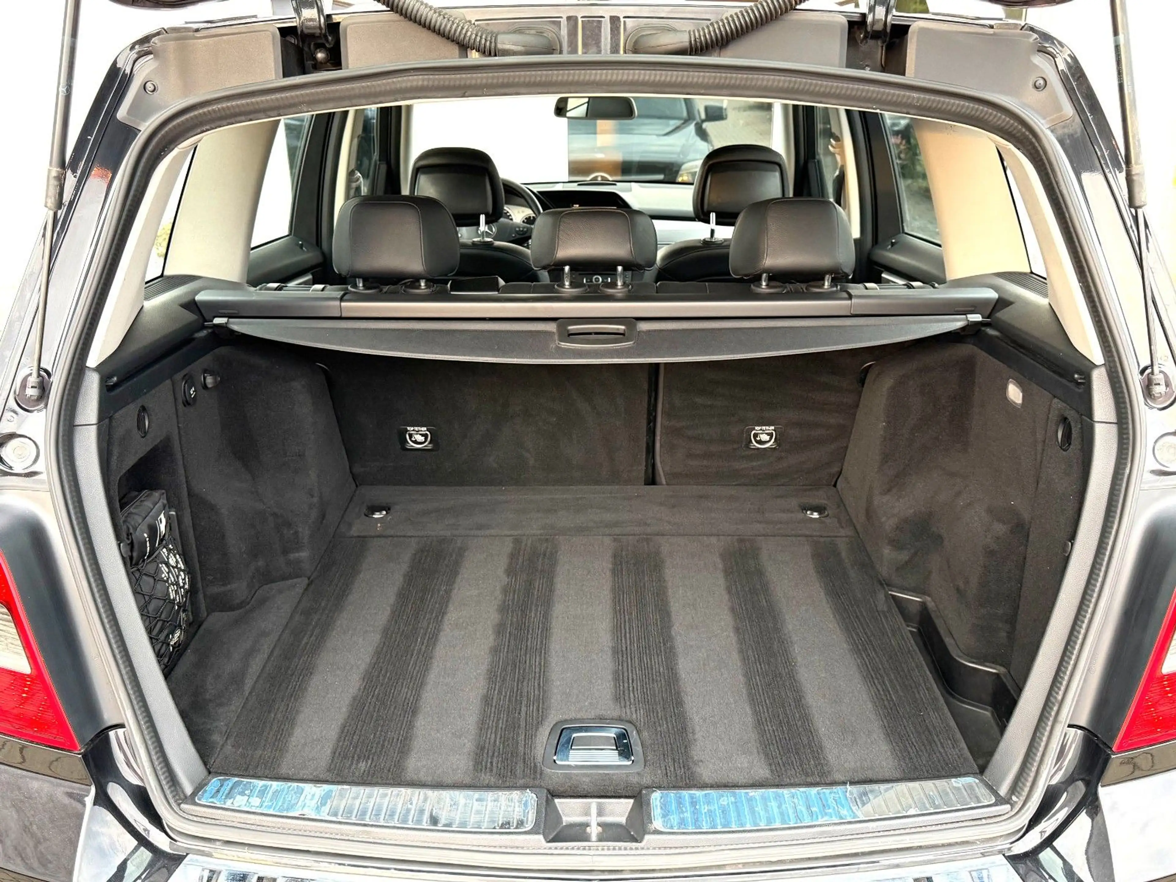 Mercedes-Benz GLK 250 *4M*AHK*TEMP*NAVI*PDC*SHZ*LEDER*KLIMA* — photo 23
