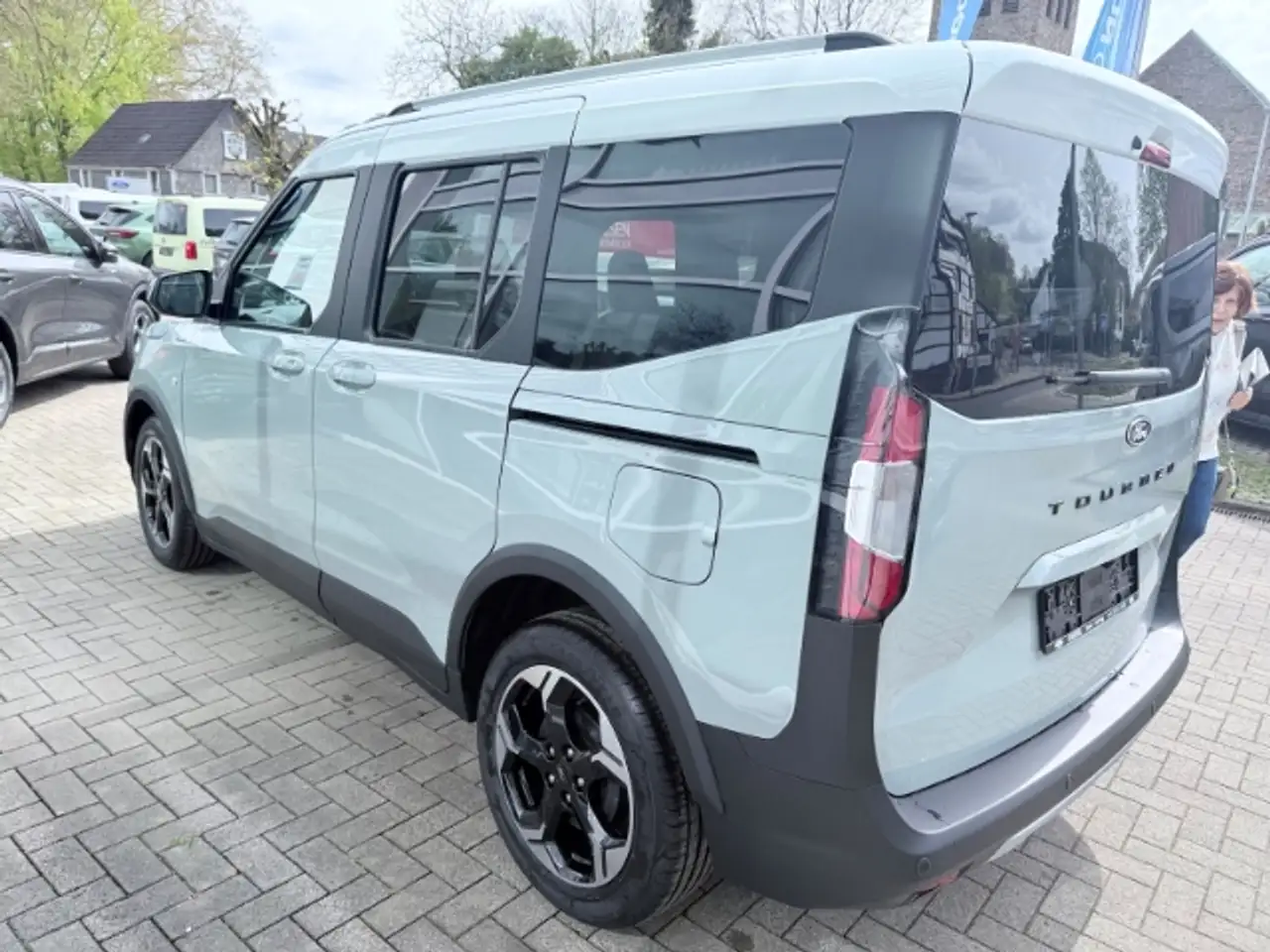 Ford Tourneo Courier Active Beheizb.Frontsch. Notbremsass. Multif.Lenkr 7