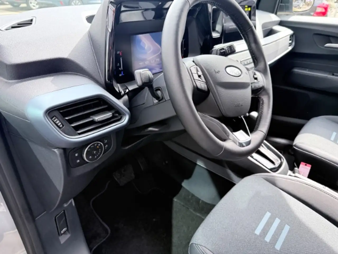 Ford Tourneo Courier Active Beheizb.Frontsch. Notbremsass. Multif.Lenkr 14