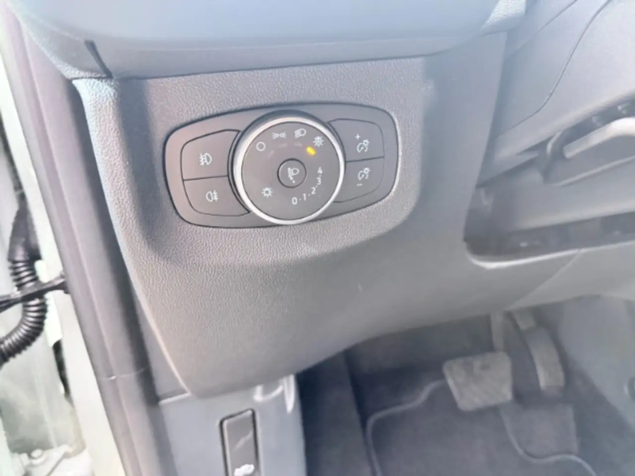 Ford Tourneo Courier Active Beheizb.Frontsch. Notbremsass. Multif.Lenkr 13