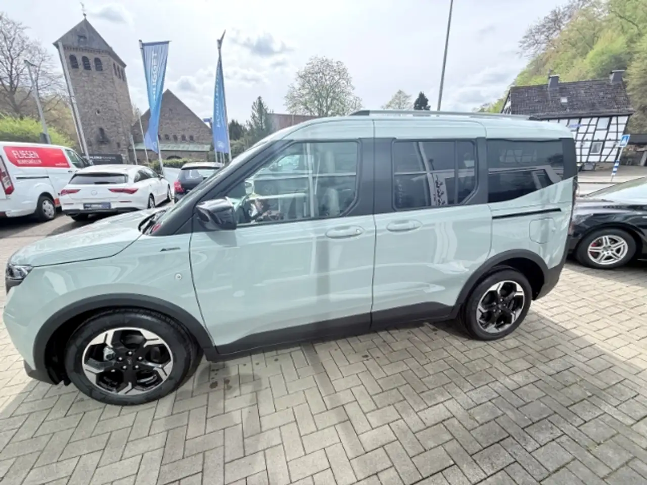 Ford Tourneo Courier Active Beheizb.Frontsch. Notbremsass. Multif.Lenkr 6