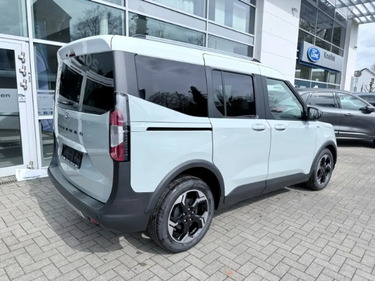 Ford Tourneo Courier Active Beheizb.Frontsch. Notbremsass. Multif.Lenkr 3