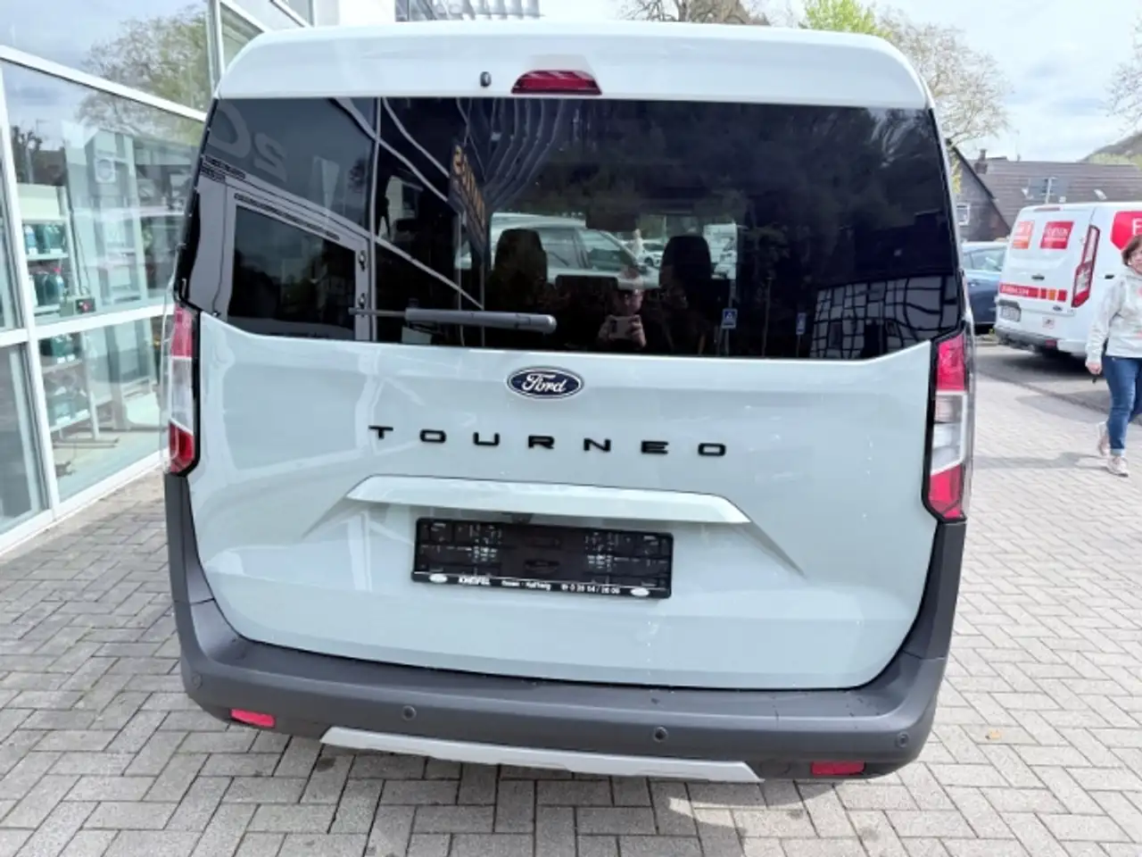 Ford Tourneo Courier Active Beheizb.Frontsch. Notbremsass. Multif.Lenkr 8