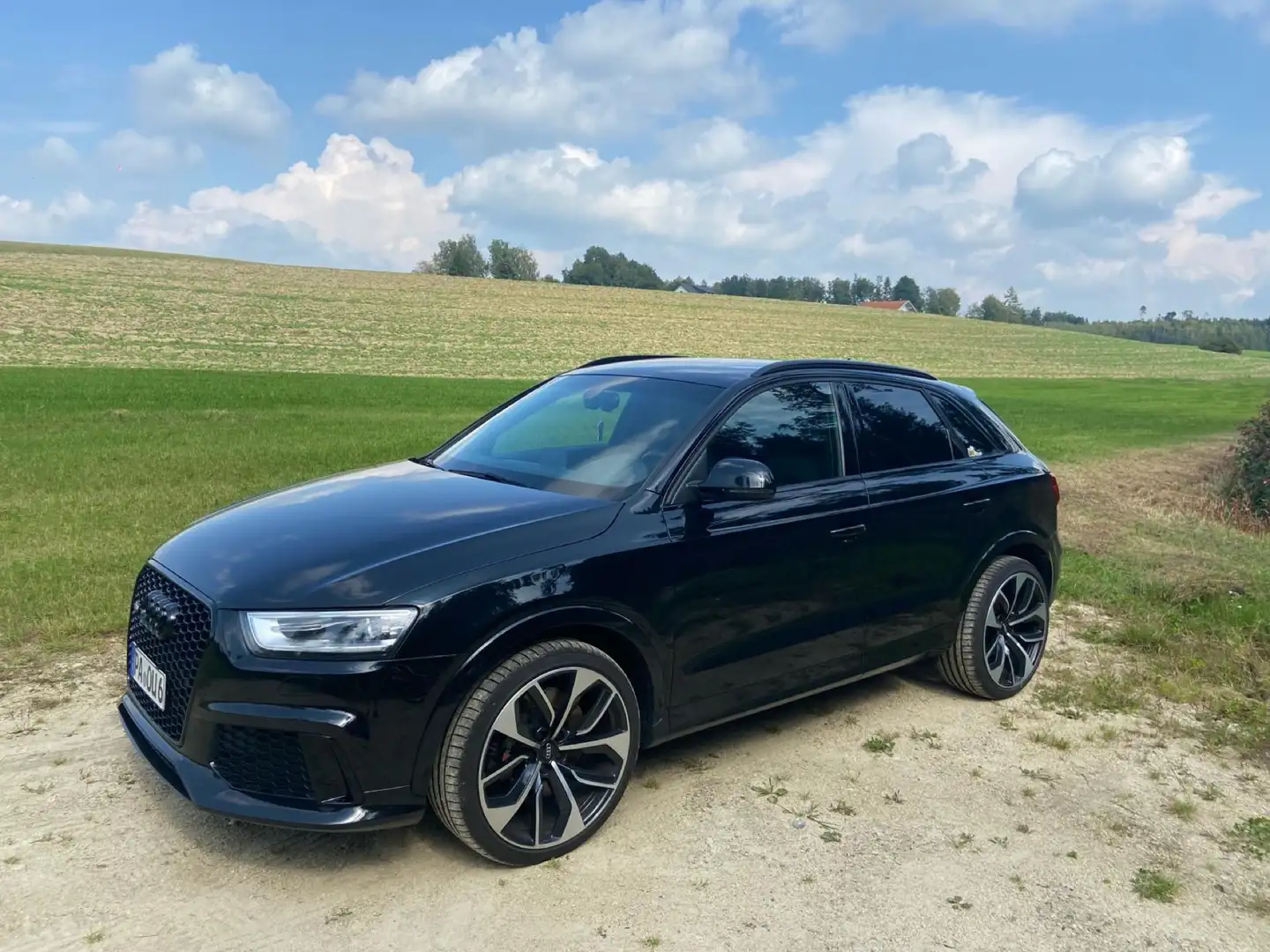 Audi RS Q3 2.5 TFSI quattro Schwarz - 1