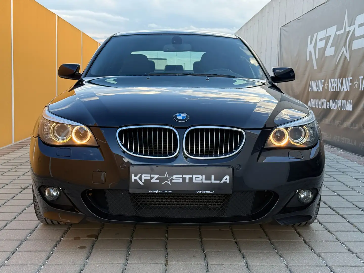 BMW 530 5er 530 d DPF xDrive E60 M-Paket ab Werk Schwarz - 2
