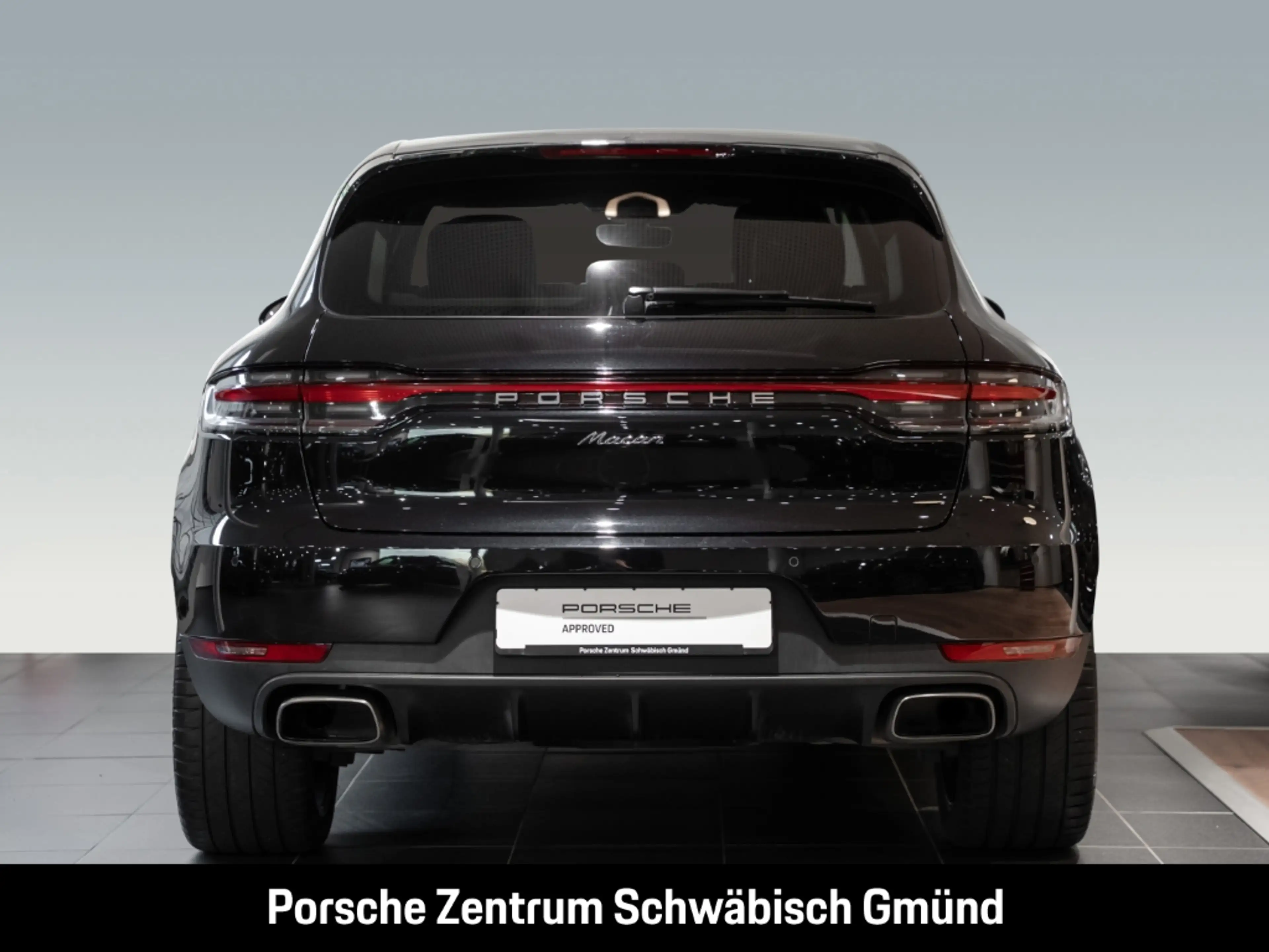 Porsche Macan — photo 11