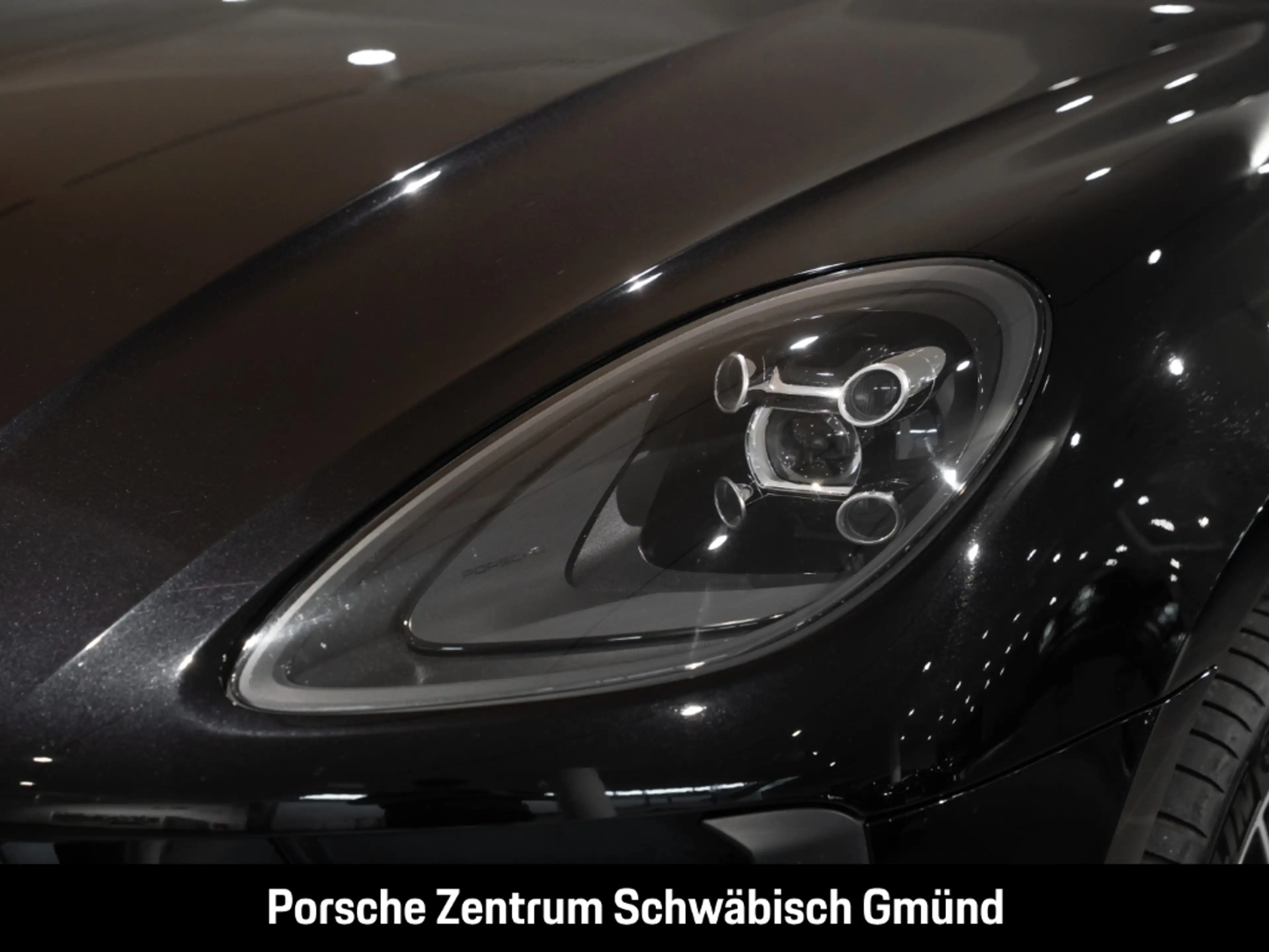 Porsche Macan — photo 14