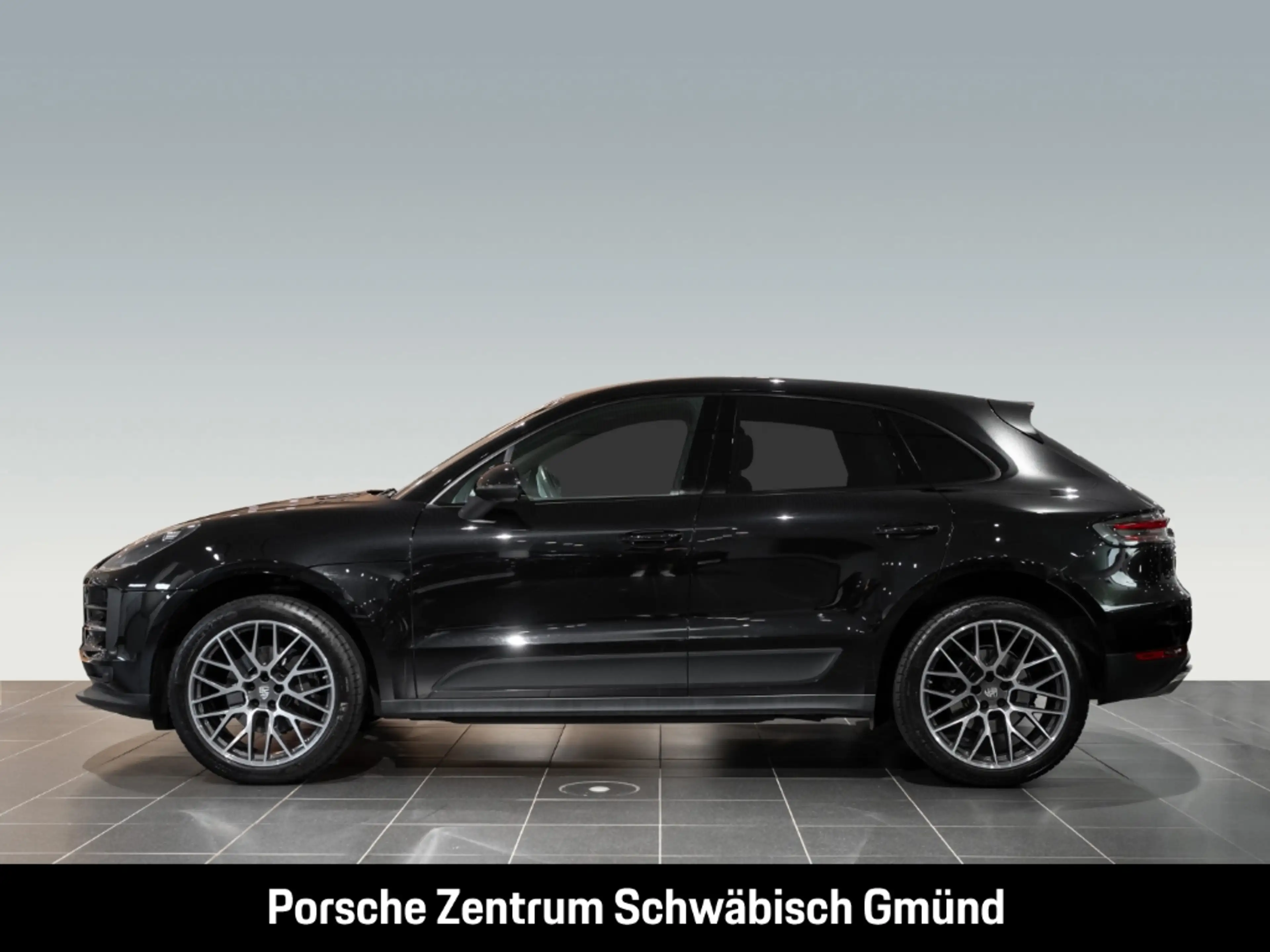 Porsche Macan — photo 2
