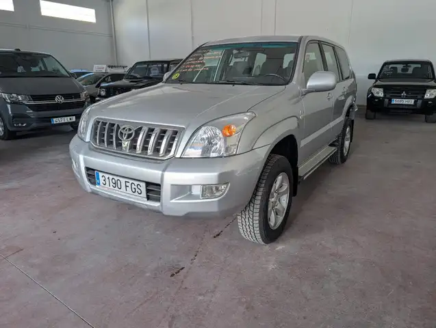 Toyota Land Cruiser D-4D GX