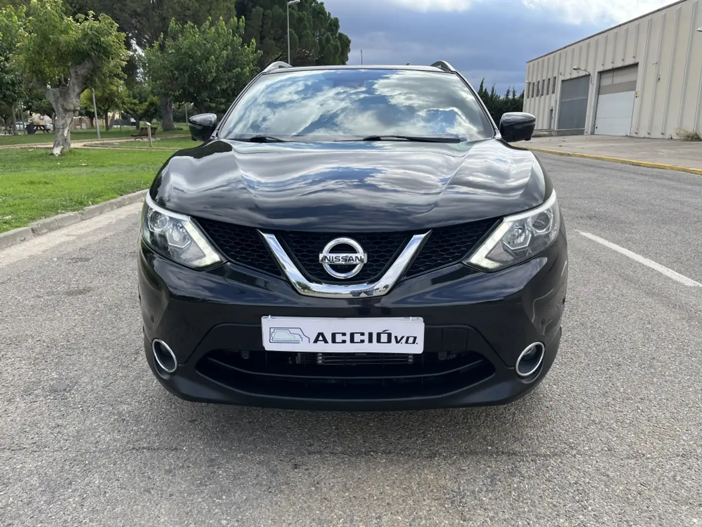Nissan Qashqai 1.2 DIG-T Tekna Premium 4x2 XTronic Negro - 2