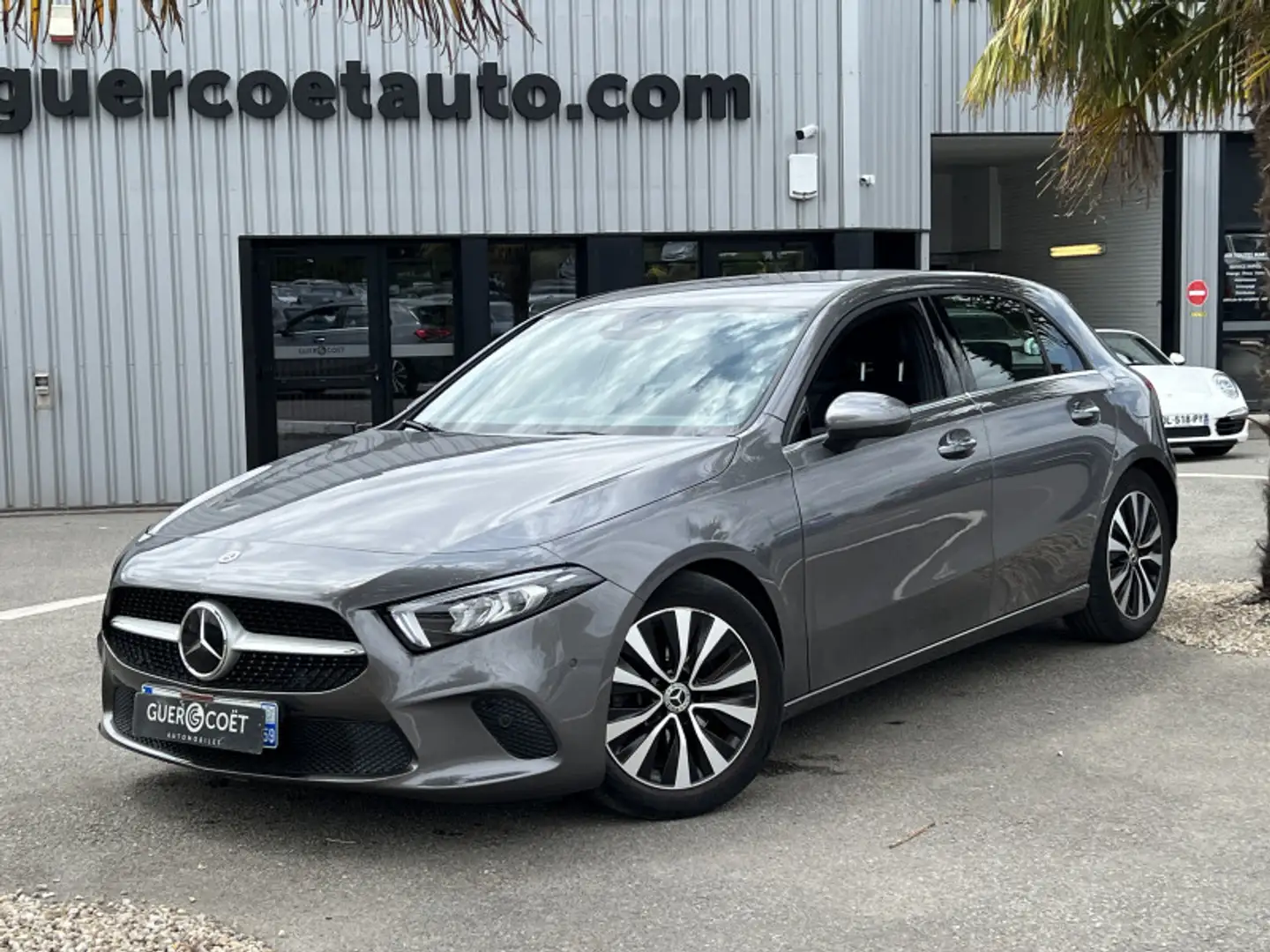 Mercedes-Benz A 180 180 136CH BUSINESS LINE 7G-DCT Gris - 2