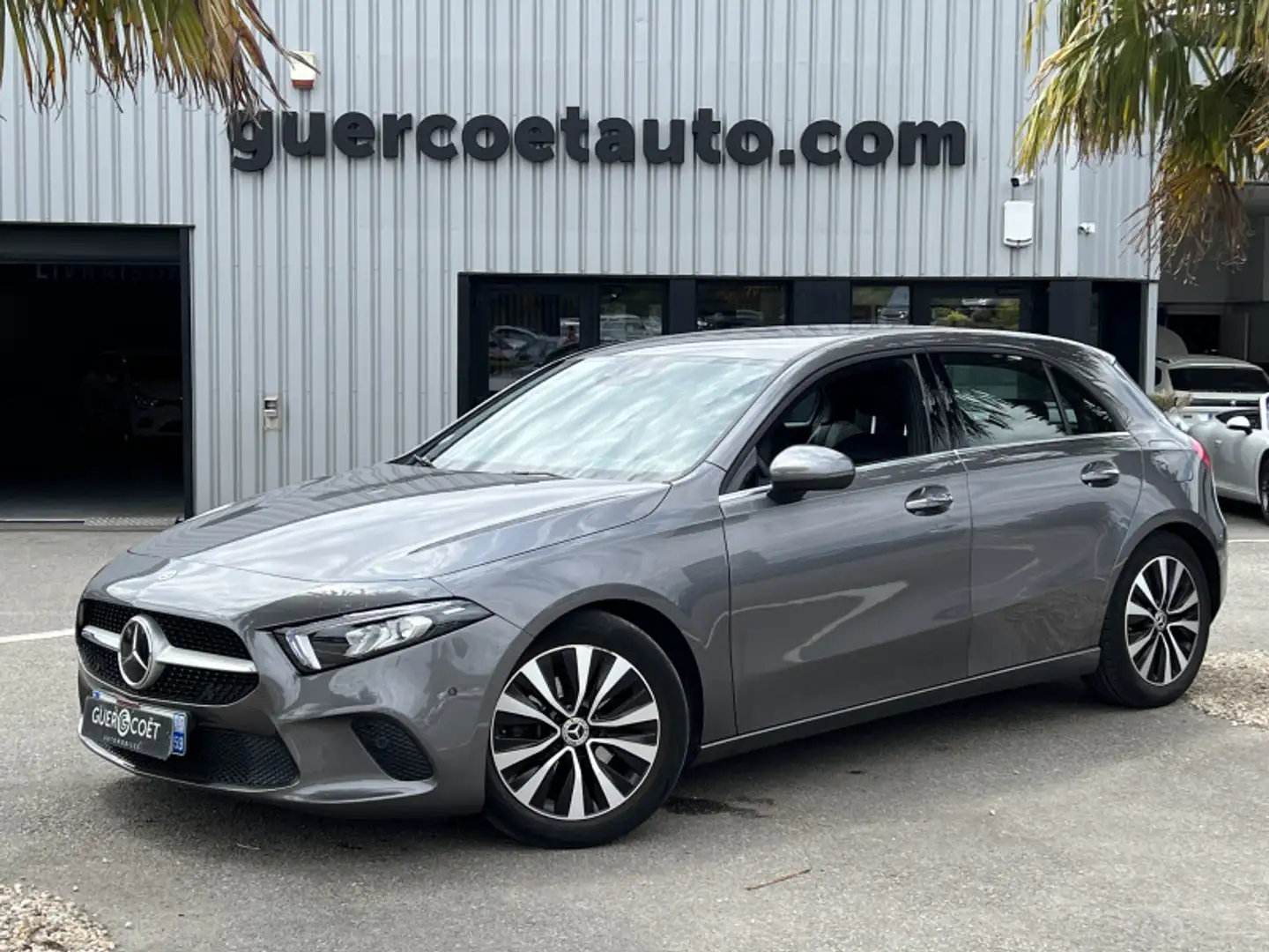 Mercedes-Benz A 180 180 136CH BUSINESS LINE 7G-DCT Gris - 1
