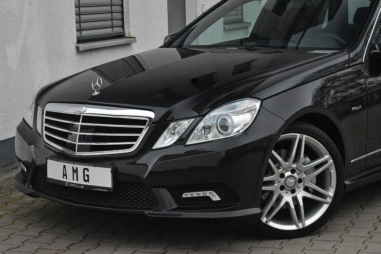 Mercedes-Benz E 350 E350 CDI AMG Paket! Fond Kino! Panorama! 19Zoll* Noir - 1