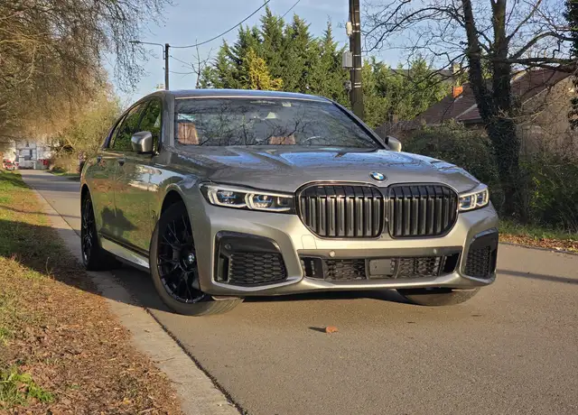BMW 745 745eAS PHEV OPF - Full Option