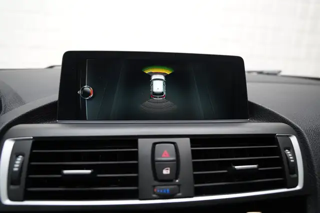BMW 1 Series view 21