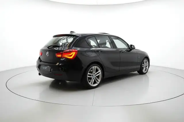 BMW 1 Series view 6