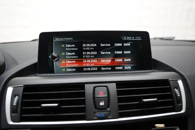 BMW 1 Series view 19